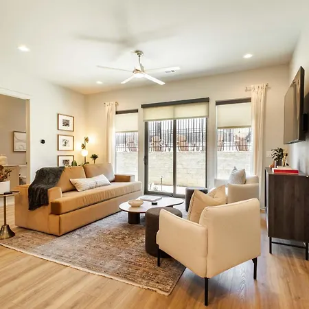 Modern 4br | Easy To Broadway + Heated Pool Apartment *