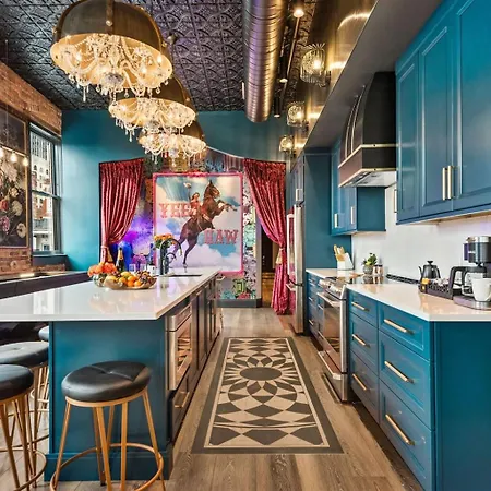 The Velvet Songbird Downtown Luxe Sleeps 24 Holiday home Nashville