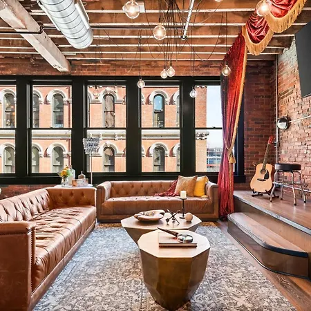 The Velvet Vault-luxury Downtown Loft With River View & Walk To Broadway Nashville