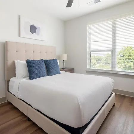 Landing Modern 2bd Gym Courtyard * Nashville