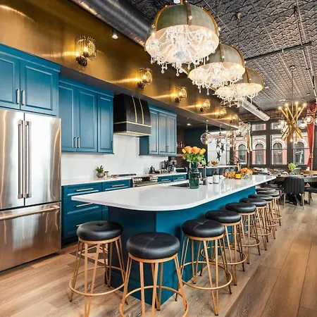 Holiday home The Velvet Songbird Downtown Luxe Sleeps 24 Nashville