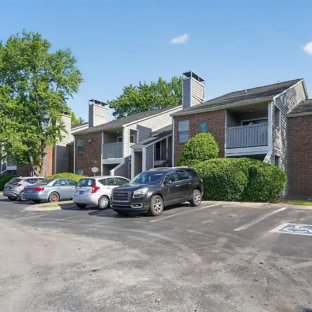 Apartment Spacious 2-bedroom Near Downtown *