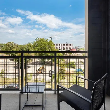 Landing Modern 2bd Gym Courtyard Nashville
