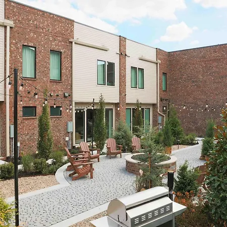 Amenities - Heated Pool Near Broadway Apartment