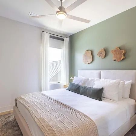 Apartment Noa | Pool, Sauna, & Rooftop Views Nashville
