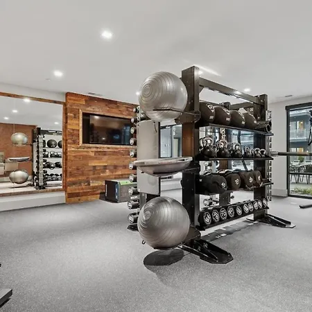 Apartment Landing Modern 2bd Gym Courtyard Nashville