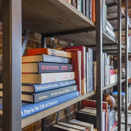 Holiday home The Library-downtown Luxury Penthouse Printers Alley Steps To Broadway