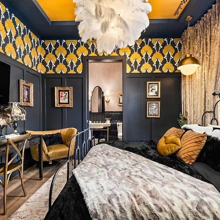 Holiday home The Velvet Songbird Downtown Luxe Sleeps 24 Nashville