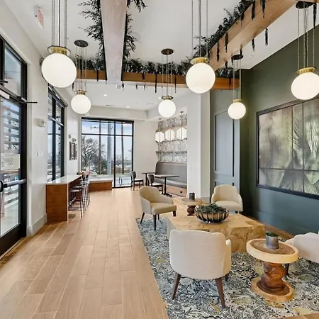 Landing Modern 2bd Gym Courtyard * Nashville