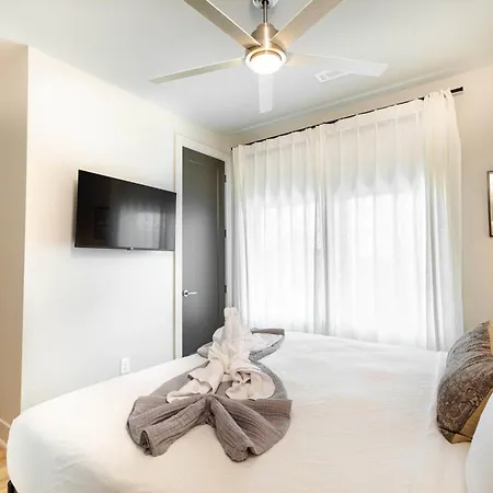 Apartment Noa | Pool, Sauna, & Rooftop Views
