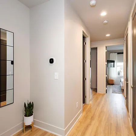 Apartment Work & Unwind | Pool, Sauna & Fitness Nashville