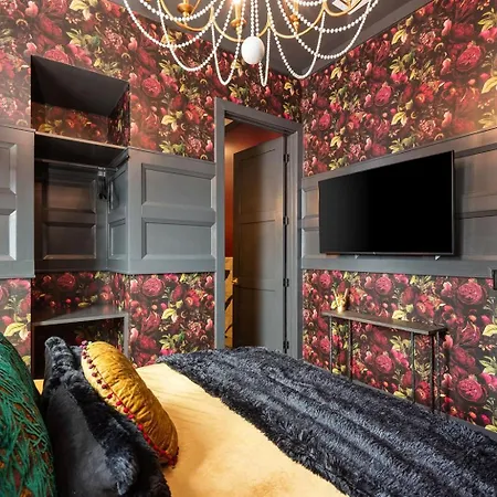 The Songbird-luxury Penthouse Steps To Broadway *