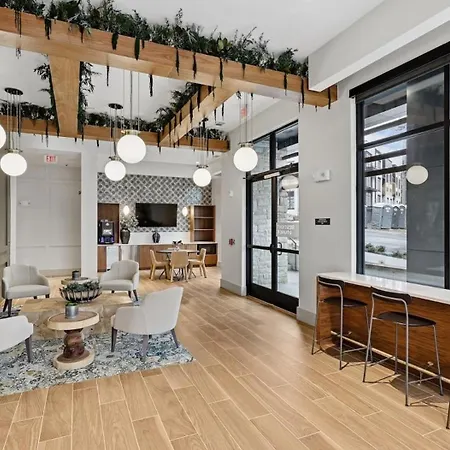 Landing Modern 2bd Gym Courtyard Nashville