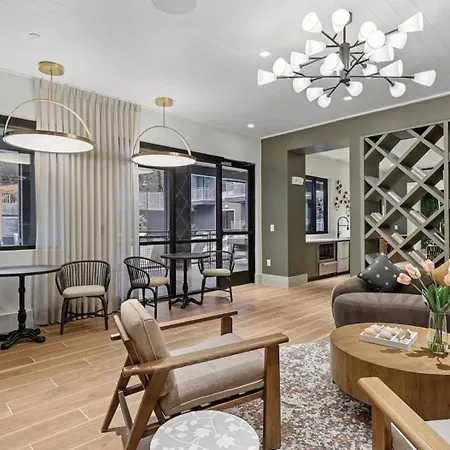 Landing Modern 2bd Gym Courtyard Apartment Nashville