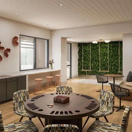 Landing Modern 2bd Gym Courtyard Apartment
