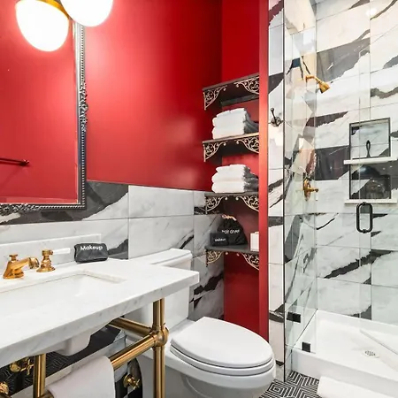 The Songbird-luxury Penthouse Steps To Broadway