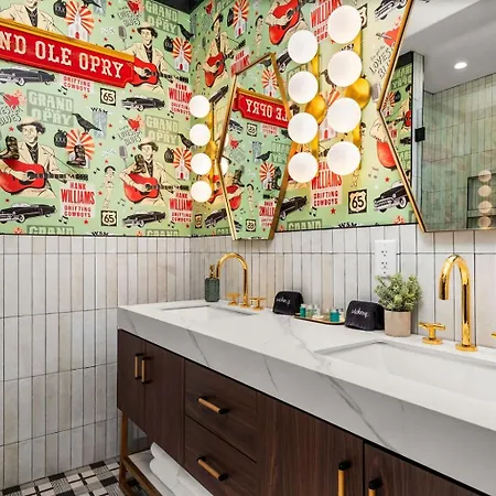 The Velvet Vault-luxury Downtown Loft With River View & Walk To Broadway Holiday home