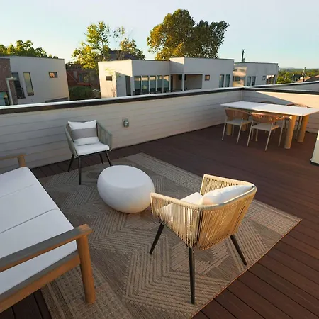 Apartment Modern 4br | Easy To Broadway + Heated Pool Nashville