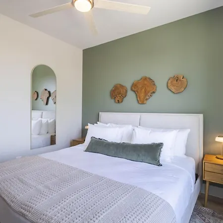 Amenities - Heated Pool Near Broadway