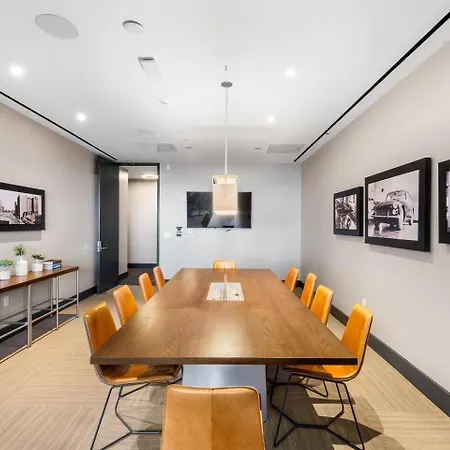 Luxury Gulch Skyline Views, Pool, Parking *