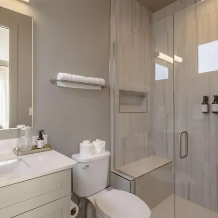 Bachelorette Dream | 2 Units | 8 Kings + 8 Baths Nashville