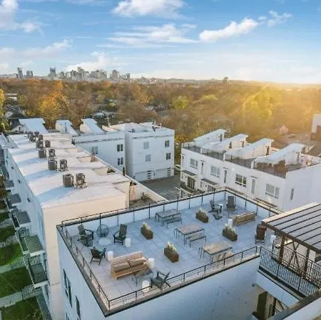 Apartment Cowboys And Angels - Sky Deck And Parking - East *