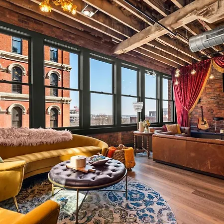 The Velvet Songbird Downtown Luxe Sleeps 24 Nashville