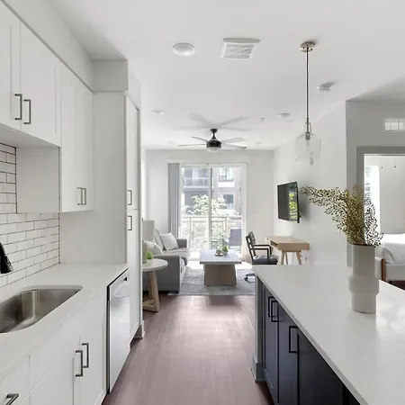Landing Modern 2bd Gym Courtyard Nashville