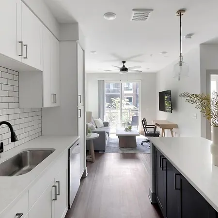 Landing Modern 2bd Gym Courtyard Apartment Nashville