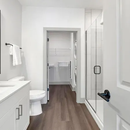 Apartment Landing Modern 2bd Gym Courtyard Nashville