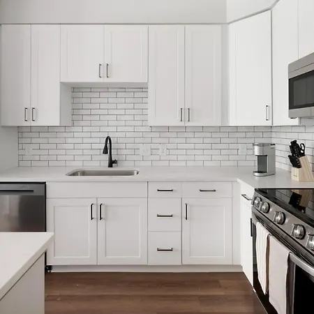 Landing Modern 2bd Gym Courtyard * Nashville