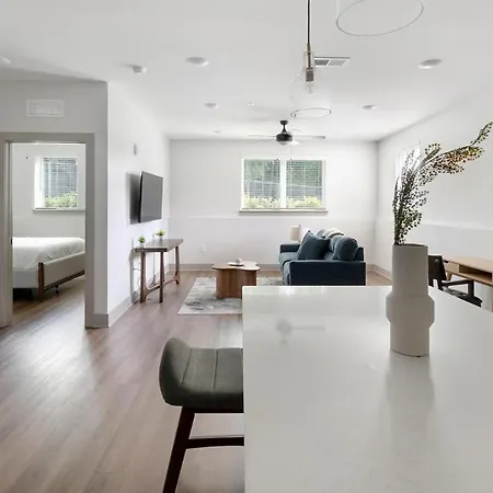 Landing Modern 2bd Gym Courtyard * Nashville