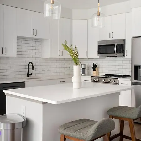 Landing Modern 2bd Gym Courtyard Nashville