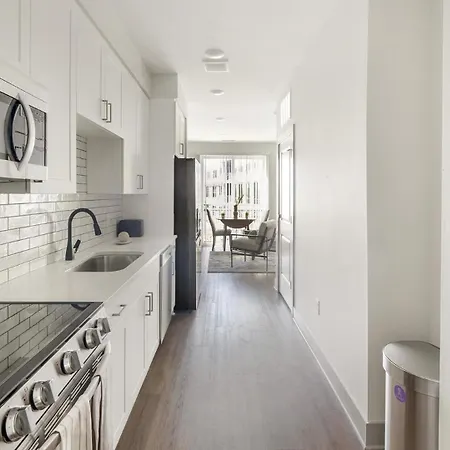 Apartment Landing Modern 2bd Gym Courtyard Nashville