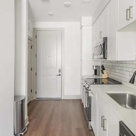 Landing Modern 2bd Gym Courtyard Nashville