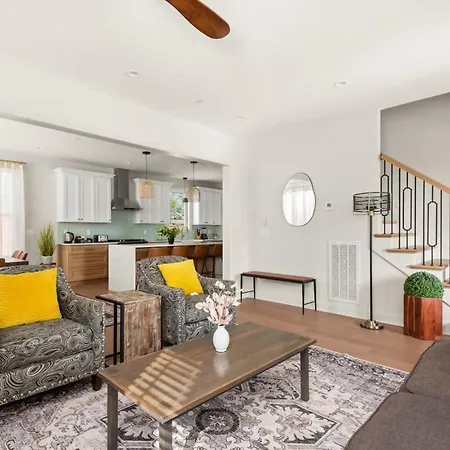 Germantown Gem 4br Sleeps 10 Minutes To Downtown Holiday home *