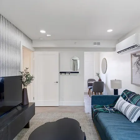 Hotel 1705 State Street 5*