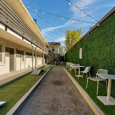 Hotel 1705 State Street 5*
