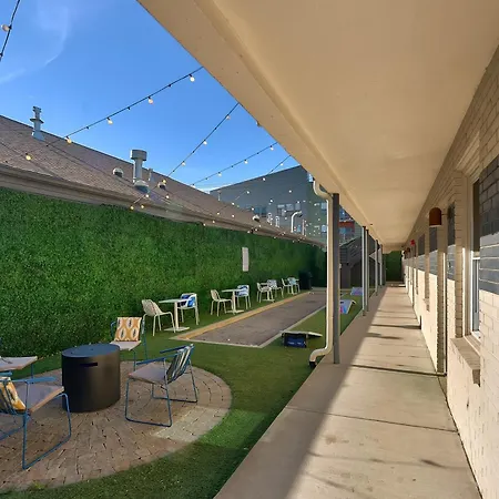 Hotel 1705 State Street 5*