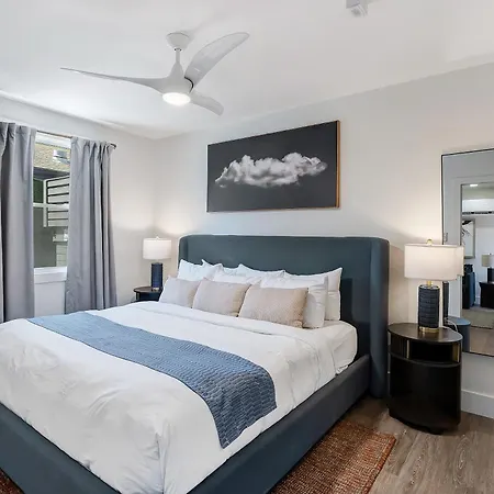1705 State Street Hotel 5*