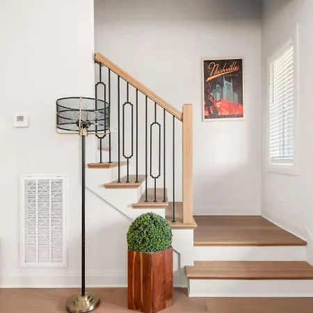 Germantown Gem 4br Sleeps 10 Minutes To Downtown Nashville