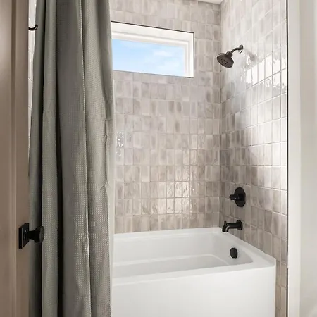 Germantown Gem 4br Sleeps 10 Minutes To Downtown Holiday home