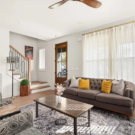 Germantown Gem 4br Sleeps 10 Minutes To Downtown Nashville
