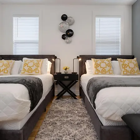 Twin Townhomes - 8br Sleeps 24 Near Dt