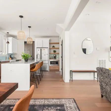 Germantown Gem 4br Sleeps 10 Minutes To Downtown *
