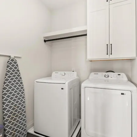 Germantown Gem 4br Sleeps 10 Minutes To Downtown Holiday home