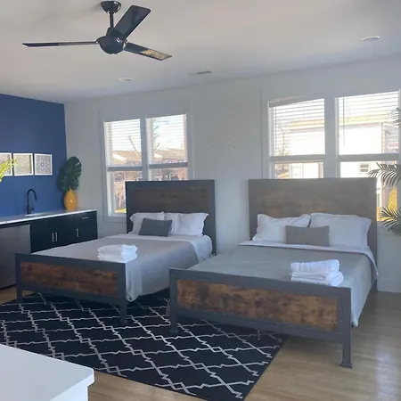 Twin Townhomes - 8br Sleeps 24 Near Dt *