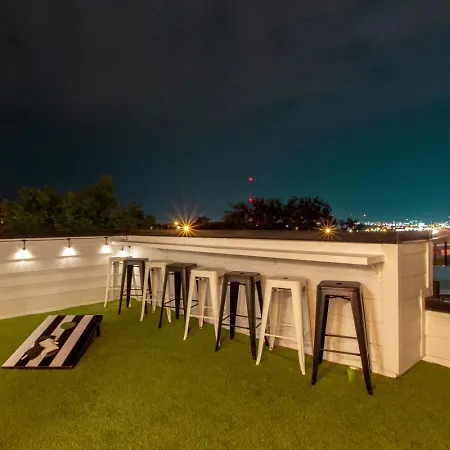 Playmate Lounge Rooftop Hot Tub Game
