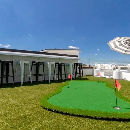 Holiday home Playmate Lounge Rooftop Hot Tub Game *