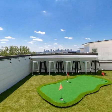 Playmate Lounge Rooftop Hot Tub Game Holiday home Nashville